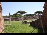 01021 ostia - regio ii - insula iv - terme di nettuno (ii,iv,2) - palaestra - bli ri suedosten - re platform.jpg